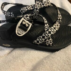 Chaco womens z cloud size 8 black sandals